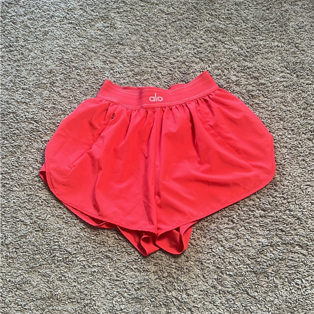 Alo candy red match point short size S
